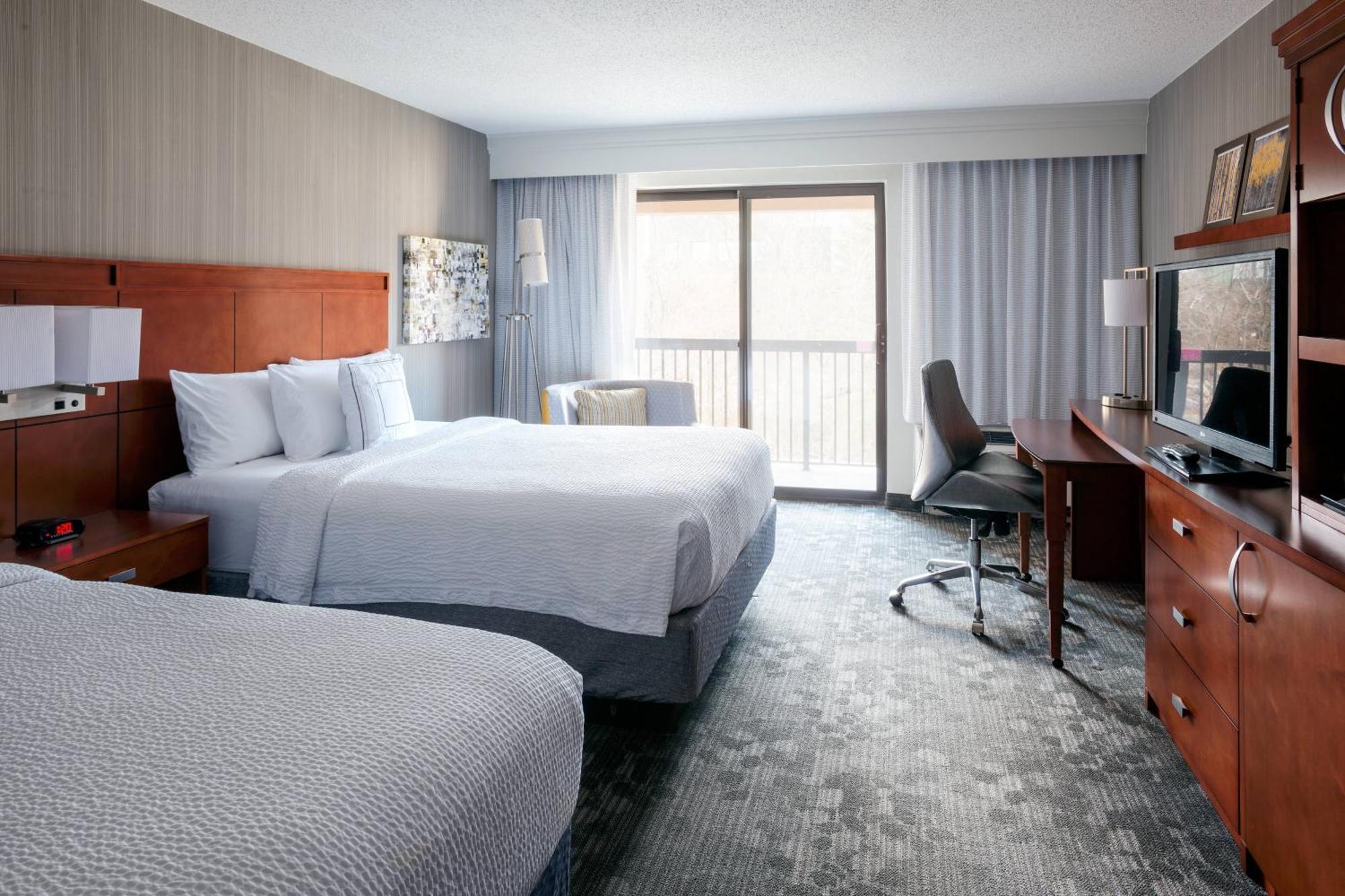 Courtyard Parsippany Hotel Exterior photo